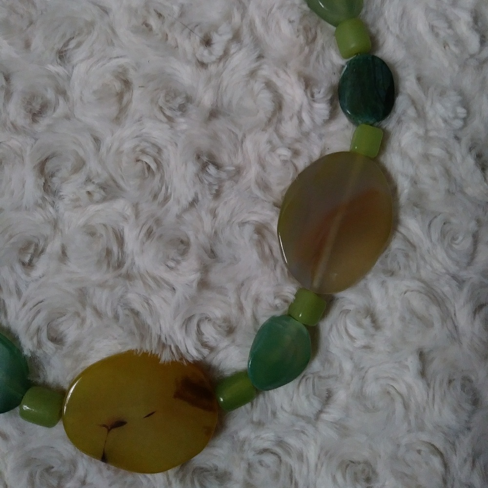NWOT Beaded Necklace - Picture 3 of 4